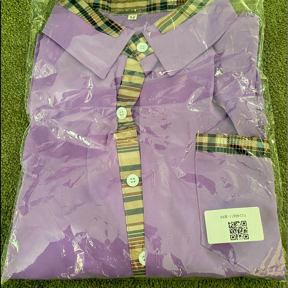 Men’s lightweight, button down shirt